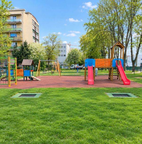 Urban Market a finalizat furnizarea şi montajul a 10 trambuline de exterior în municipiul Satu Mare